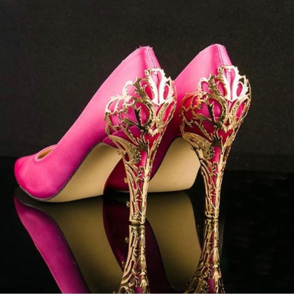 2pcs Gold-colored Gorgeous High Heel Shoe Decoration